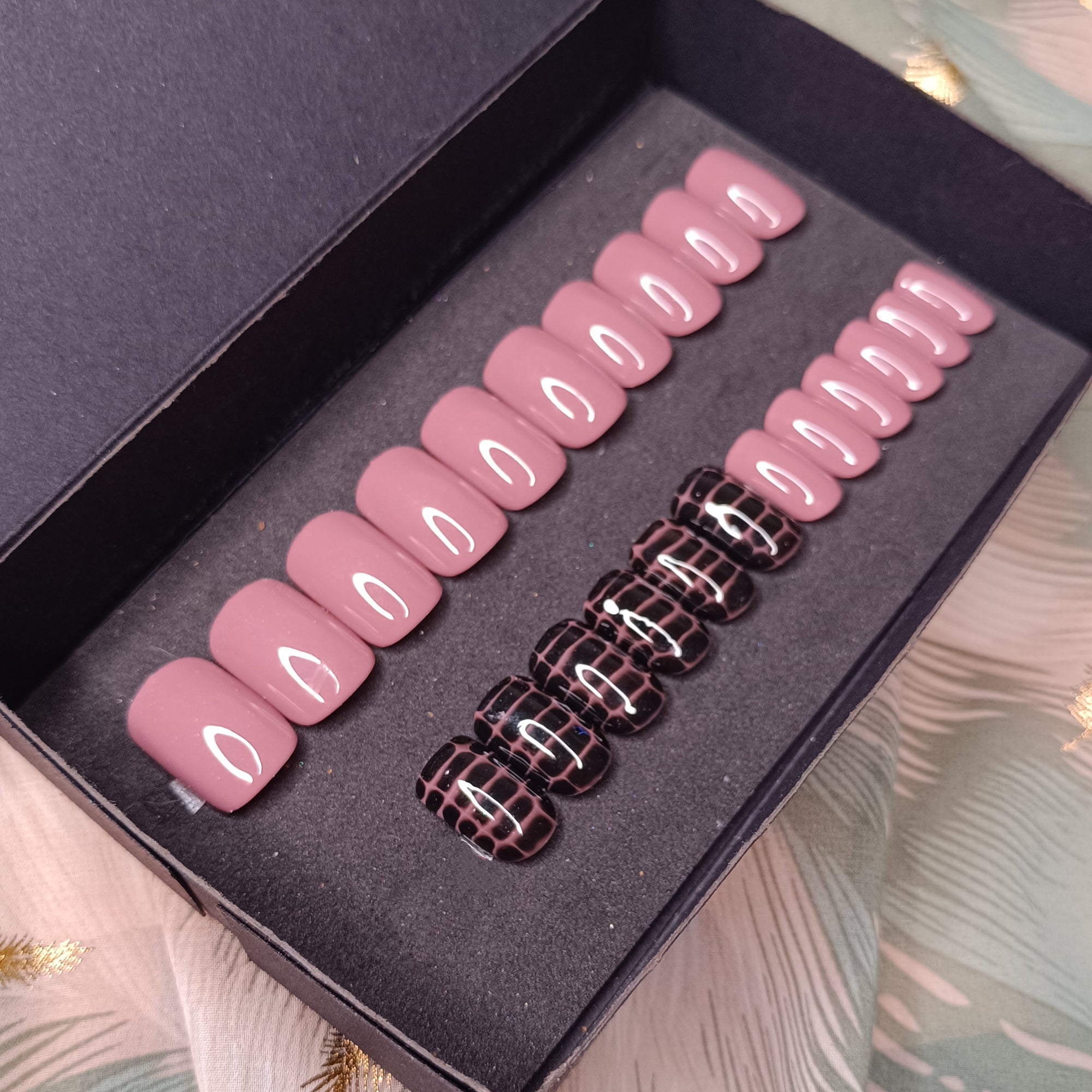 WILD - CARRÉ MI-MEDIUM