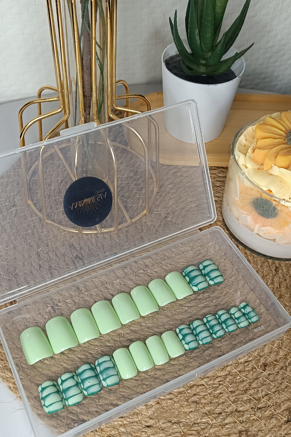 CROCUS - CARRÉ MI-MEDIUM