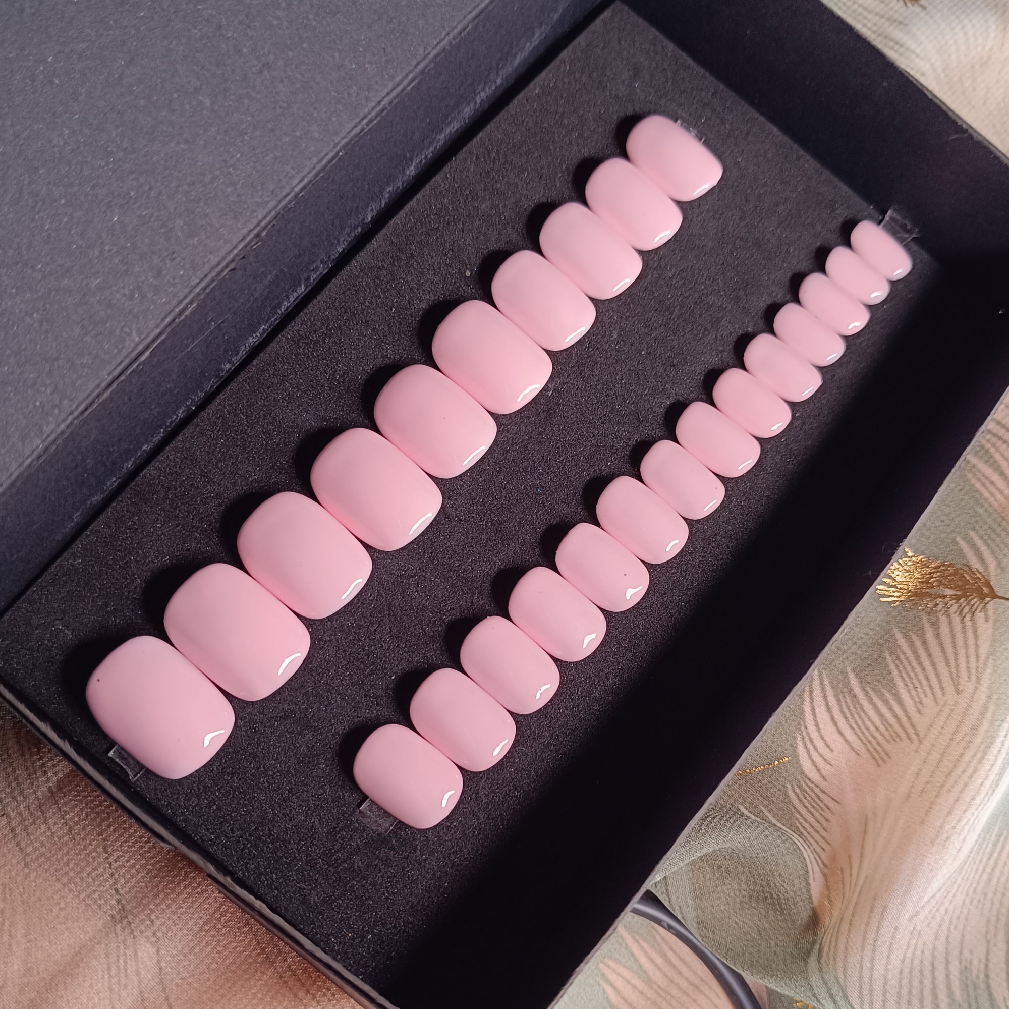 -50% ROSE LAYETTE - CARRÉ EXTRA COURT ARRONDI