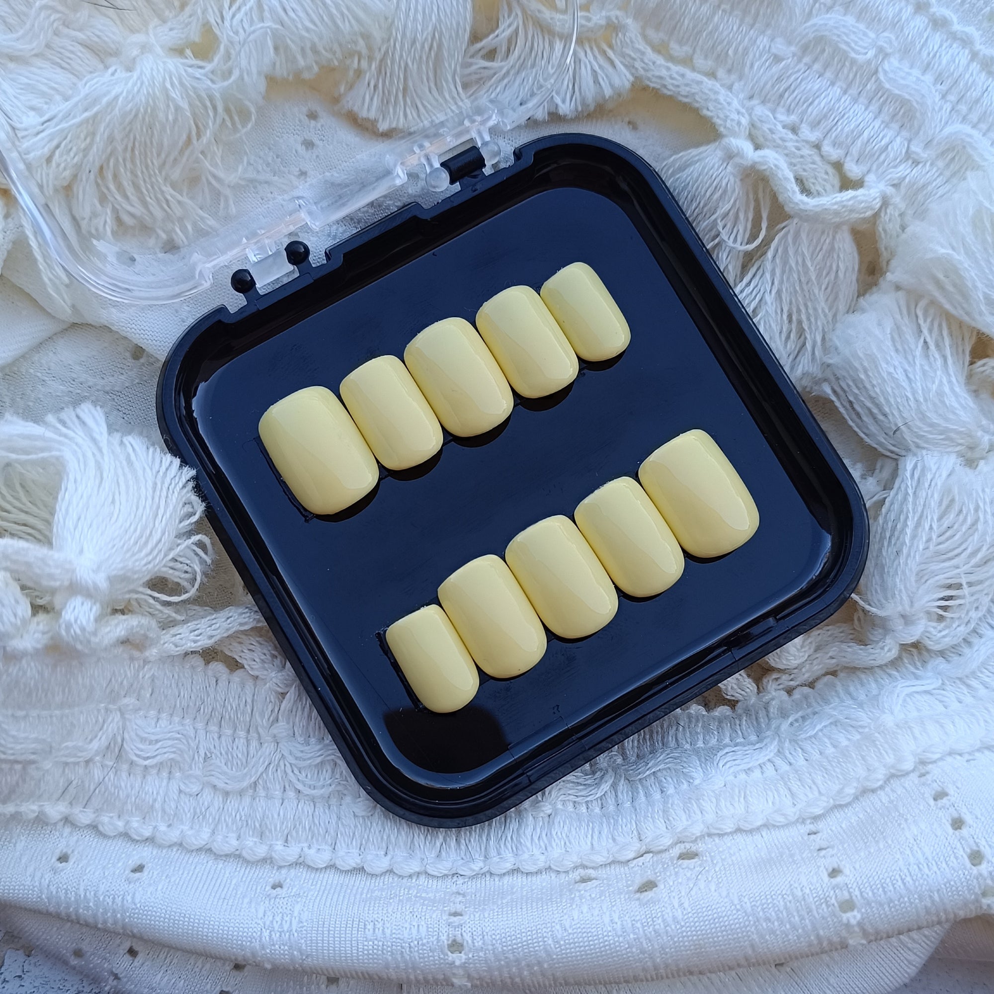 Jaune poudré