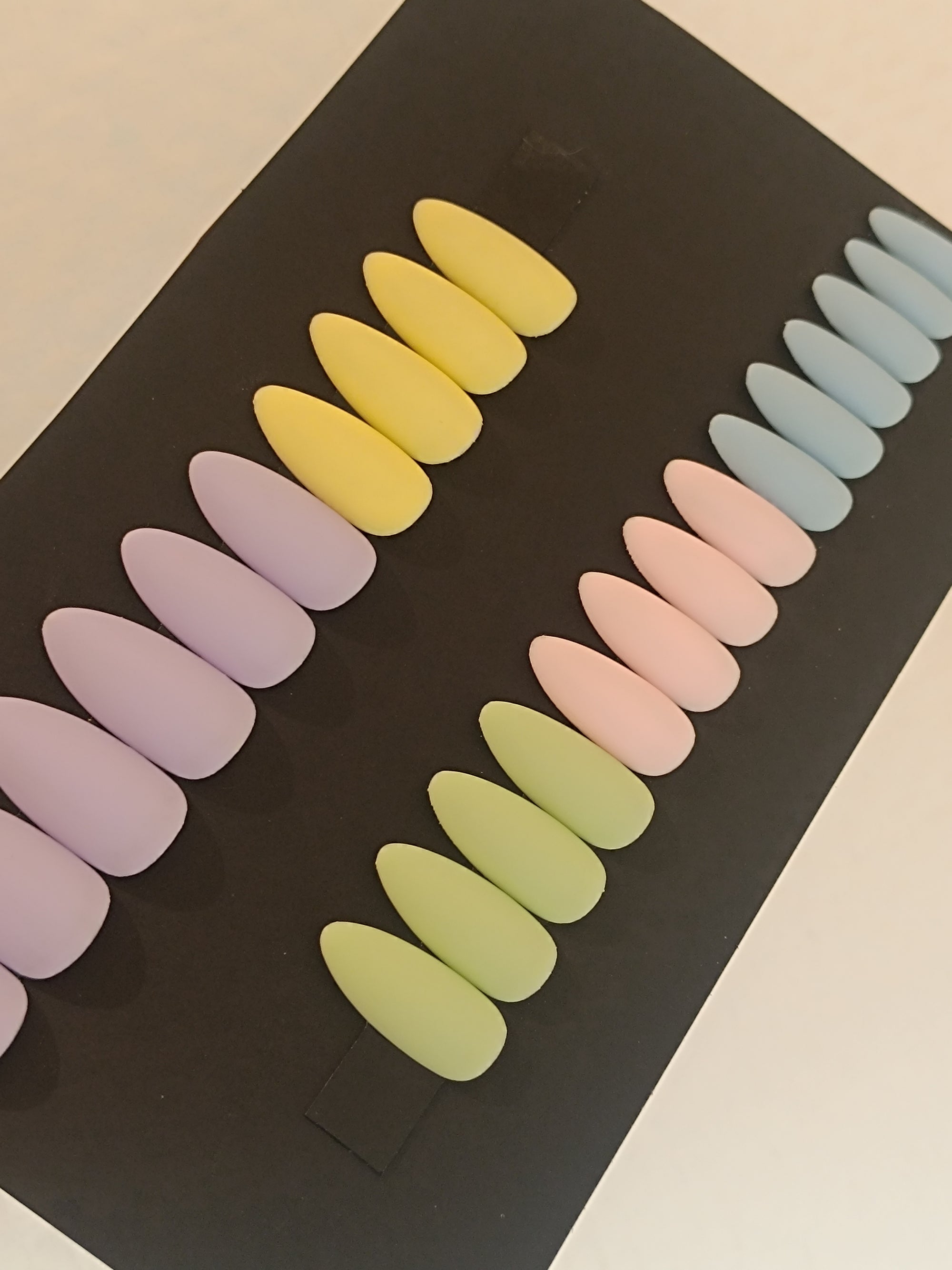 Pastel Mat - Amande medium