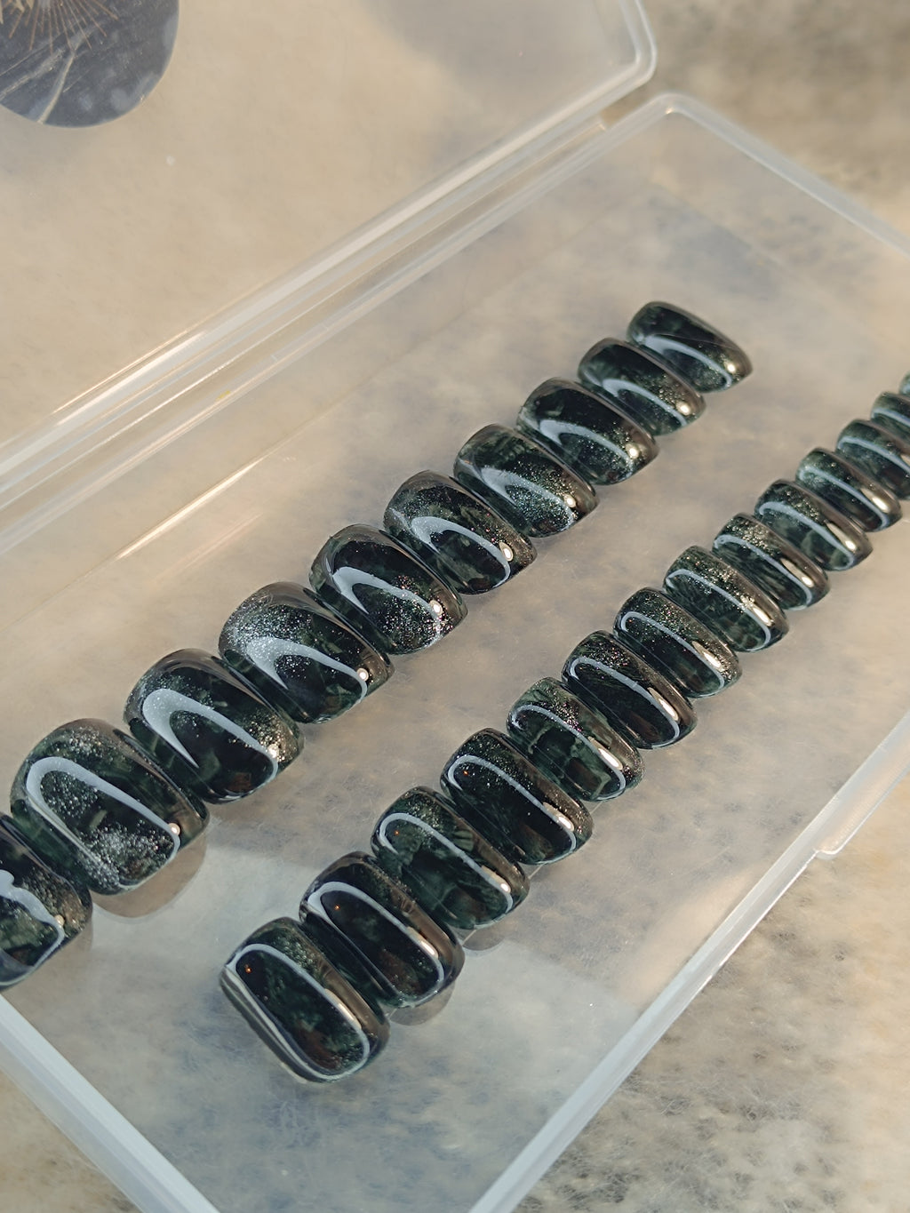 JUNGLE - CARRÉ COURT