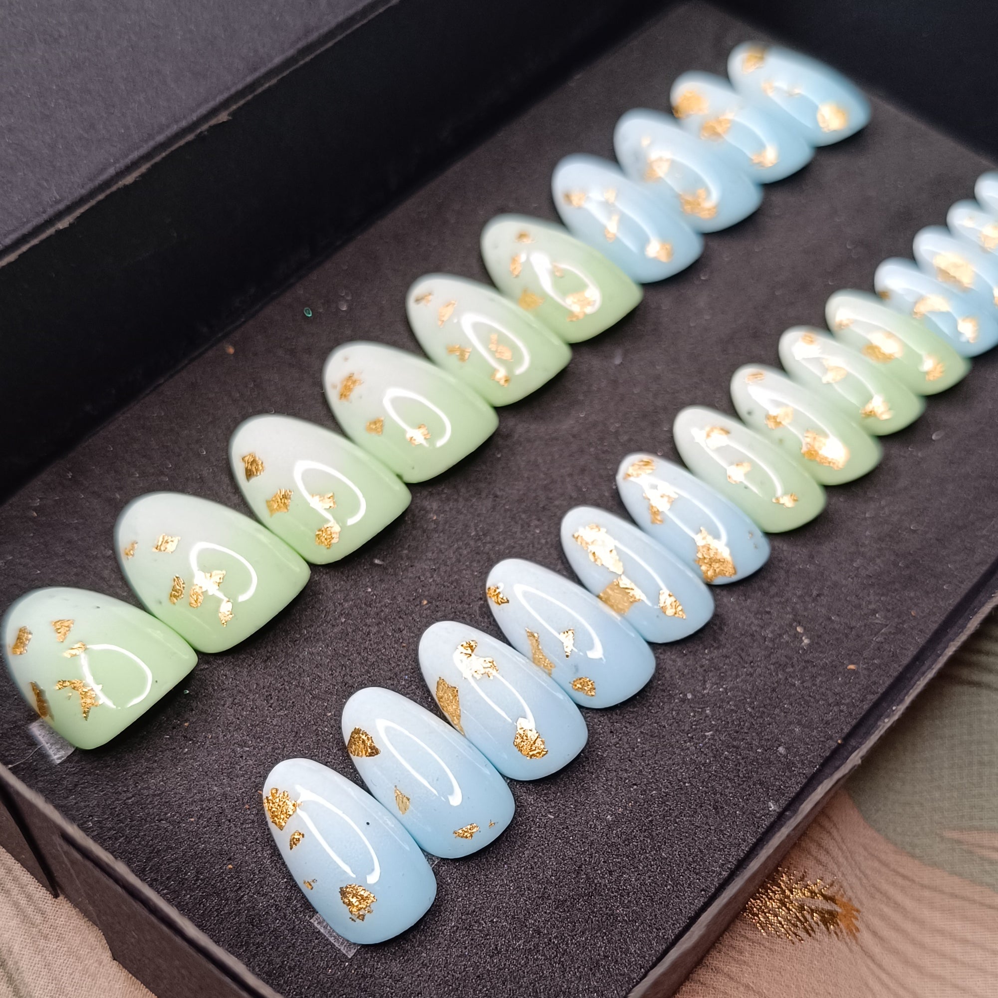 BABYCOLORS - OVAL COURT