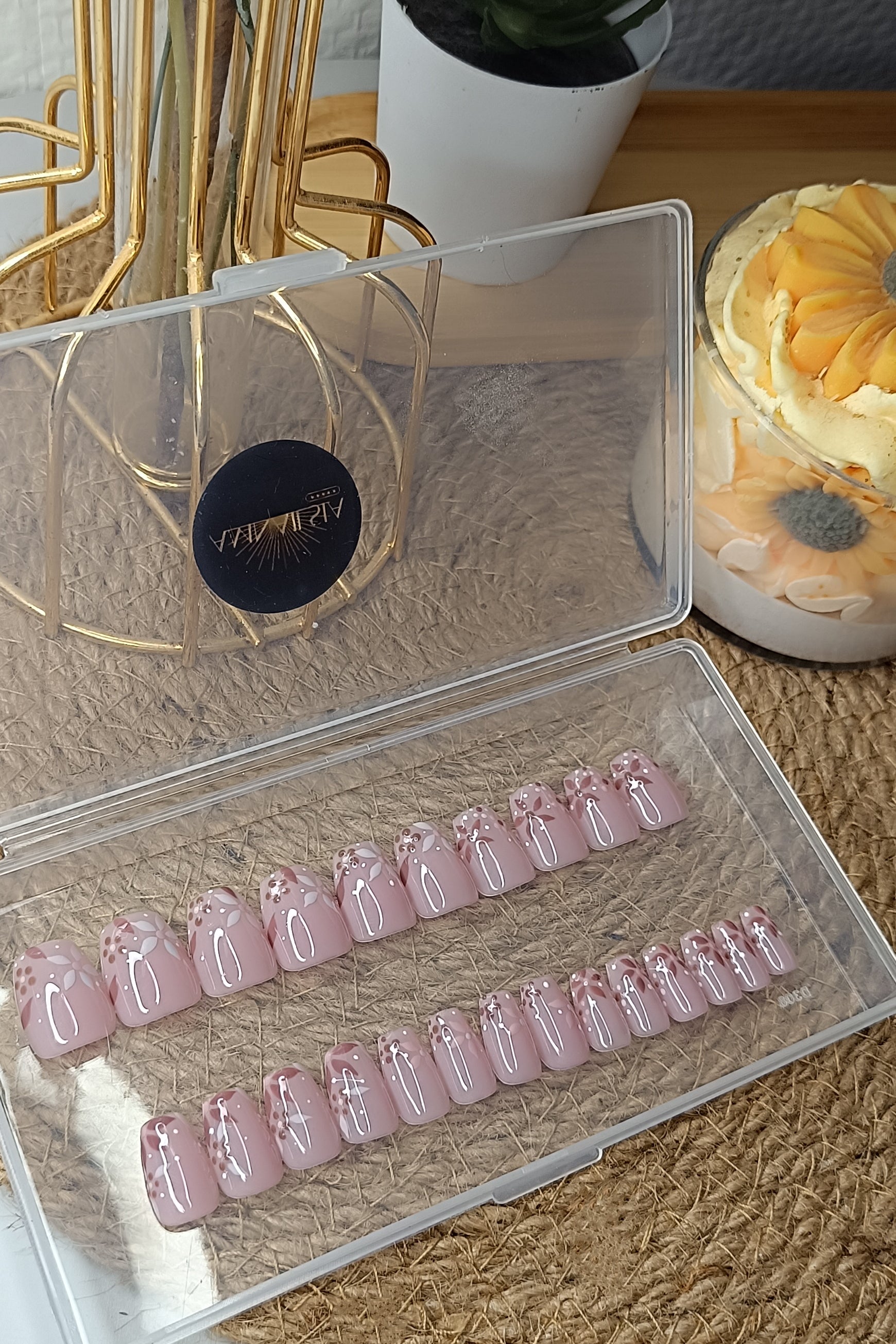 LEAFY - COFFIN MI-COURT