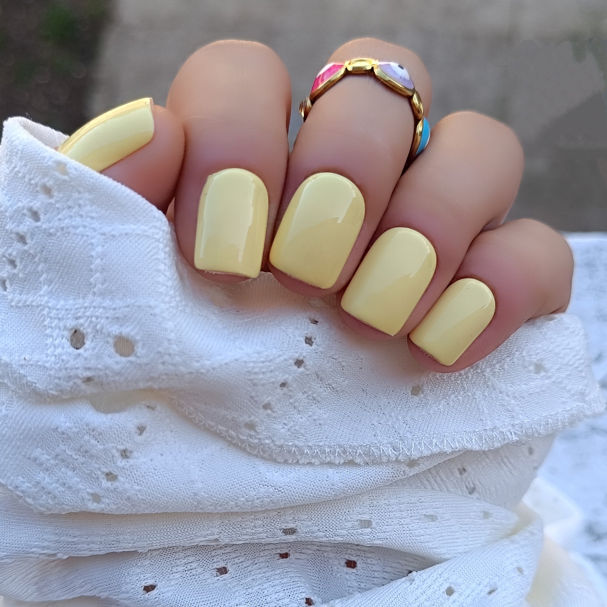 Jaune poudré
