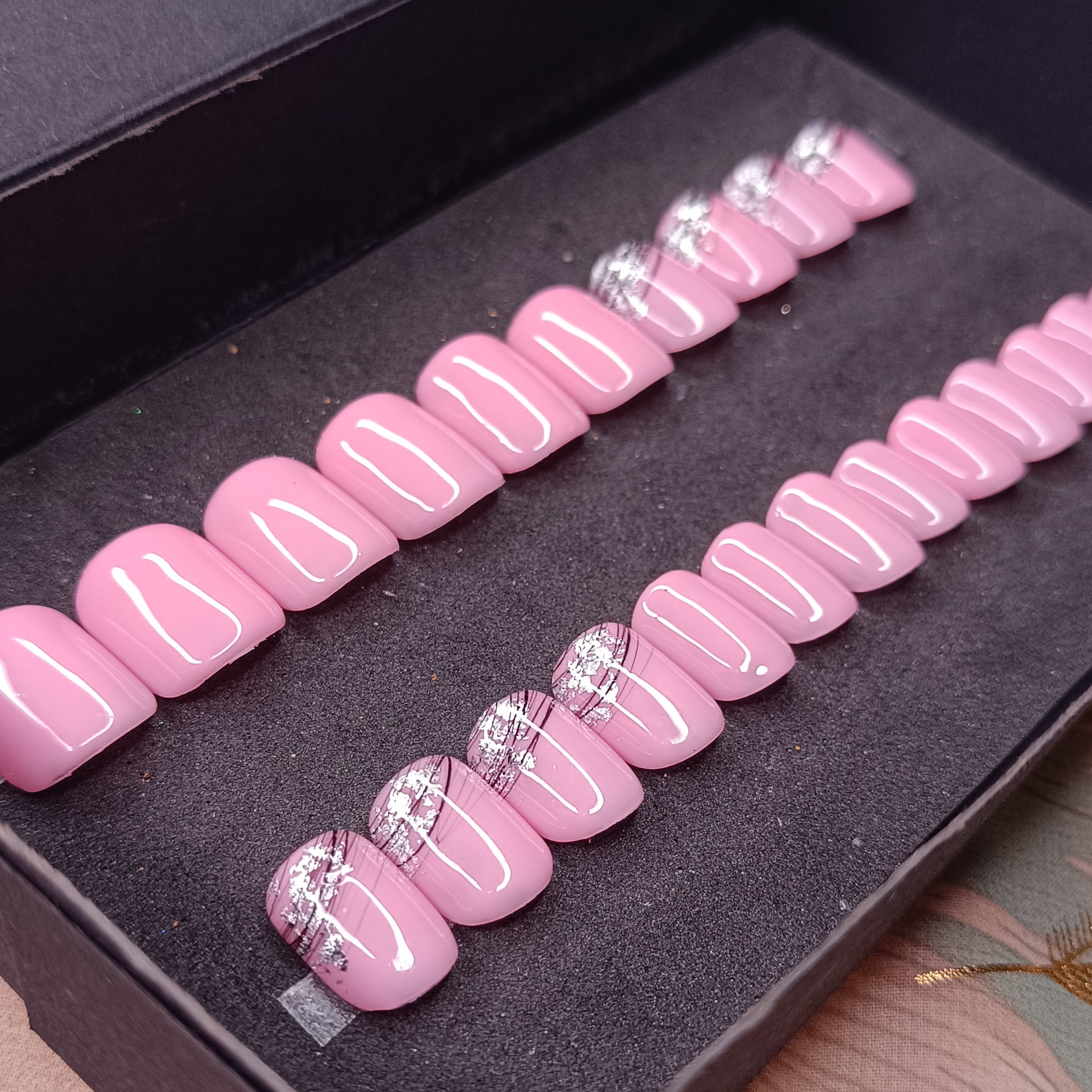 MÉMO - CARRÉ EXTRA COURT